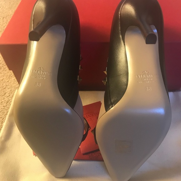 Shoes - Picture 4 of 5